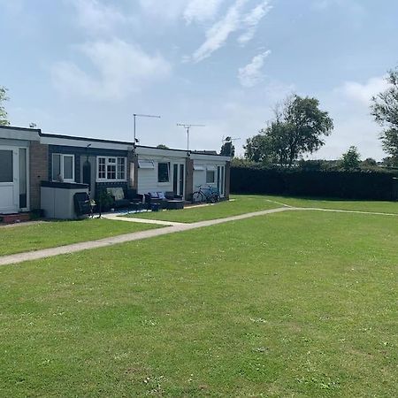 Hugo'S Hideaway Free Wifi Villa Hemsby Exterior photo